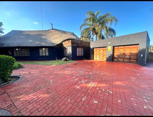 3 BEDROOM HOUSE FOR SALE IN KARENPARK
